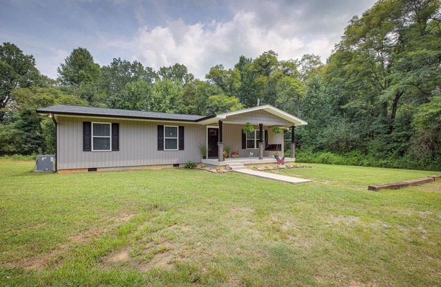 Serene Bryant Retreat w/ Private Hot Tub!