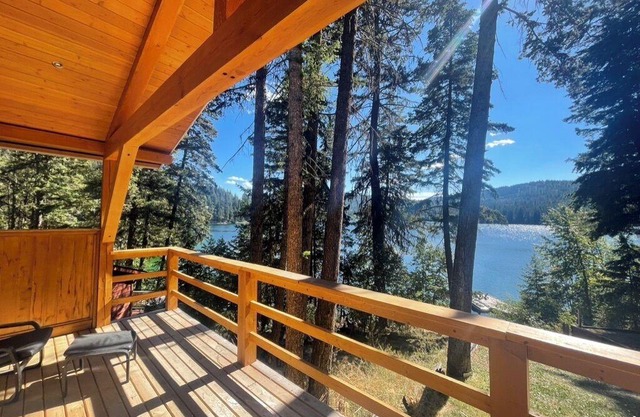 Serene cabin on Heffley Lake