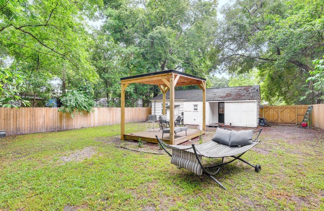Serene Charleston Home Near Airport: Pets Welcome!