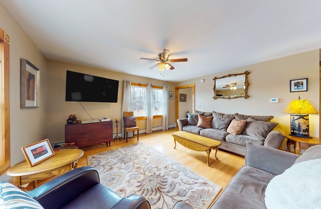 Serene dog-friendly nature retreat with large deck - near skiing, hiking & golf