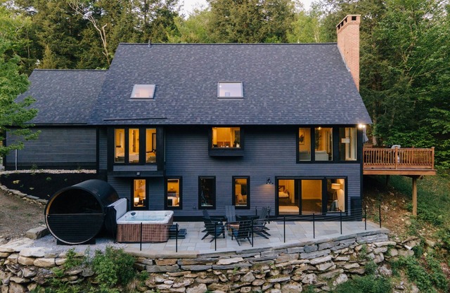 Serene Private Home | Hot Tub | Golf
