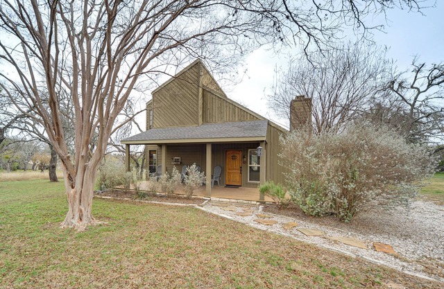 Serene Family Cottage w/ Deck & BBQ