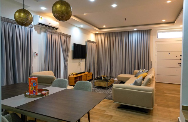 Serene Gated 7-Guest Townhome with gym