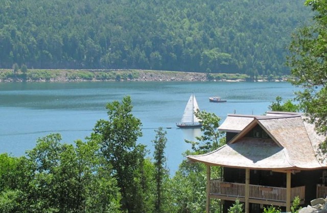 Acadia Lodge: Superbe rive personnalisée sur Somes Sound avec kayaks, quai, amarres
