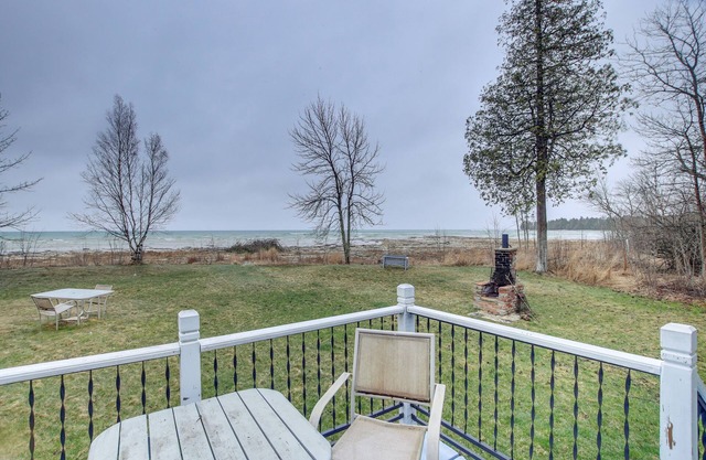 Waterfront Baileys Harbour Studio sur le lac Michigan!