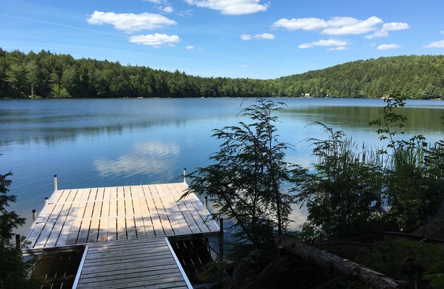 Serene Lakefront Cabin on Beautiful Spring Fed Pond - Près de l'Acadie et du MDI