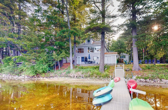 Serene Lakeside Retreat with Endless Amenities