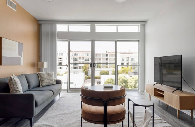 Serene Marina Del Rey 2BR w/ Pool & Gym, nr Shopping, by Blueground