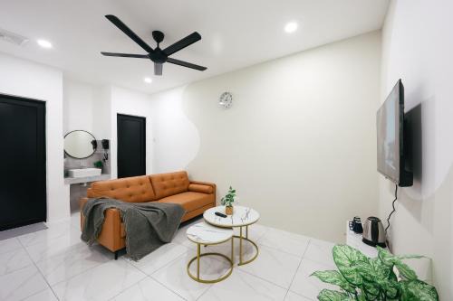 Serene Nest Cameron Centrum Clover Home A-1-15 B