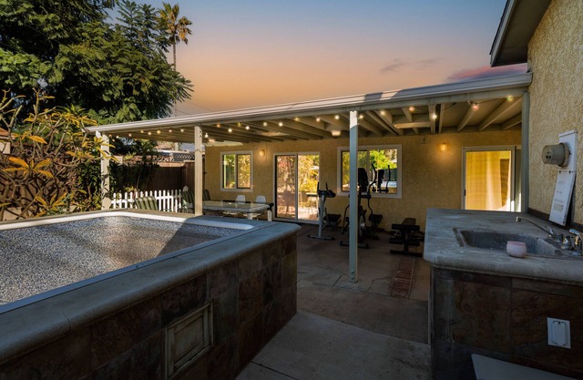 Serene Retreat in East Long Beach