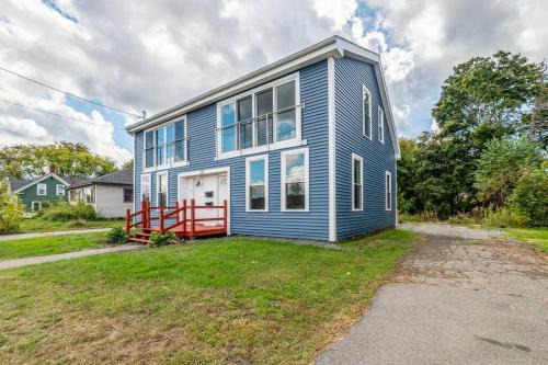 Serene Riverside Retreat - 4BD Getaway near Bangor