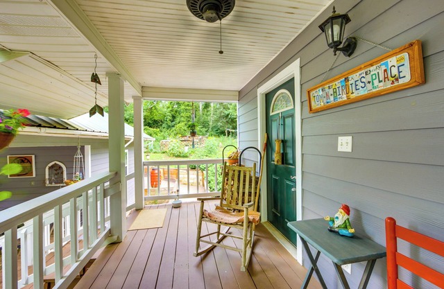 Charming Rusk Guest Cabin w/ Shared Yard