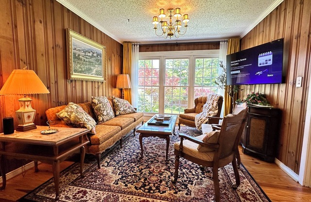 Serene Sanctuary - Pet-Friendly