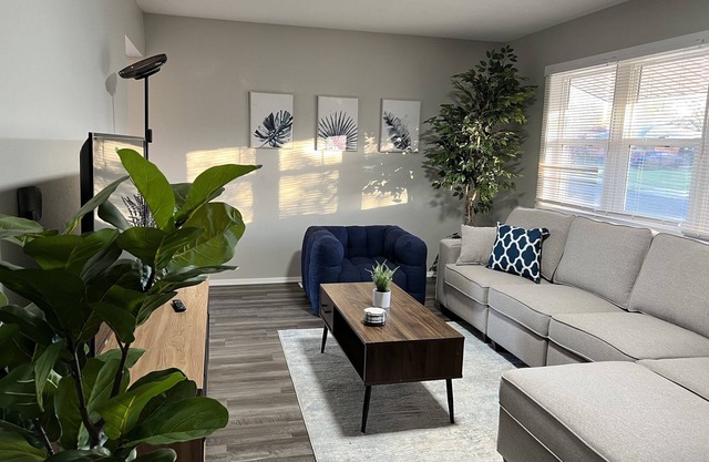 Serene Suburban Retreat- Close to UD, WSU & WPAFB