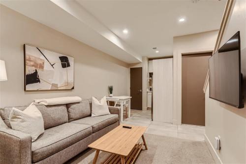 Serenity at Sloan's 1-BR with a Modern Twist