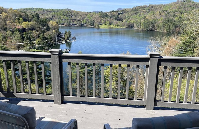 SERENITY BY THE LAKE VILLA