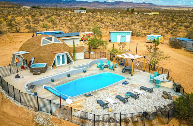 Serenity Dome Resort près de Joshua Tree - Chauffage / climatisation / piscine