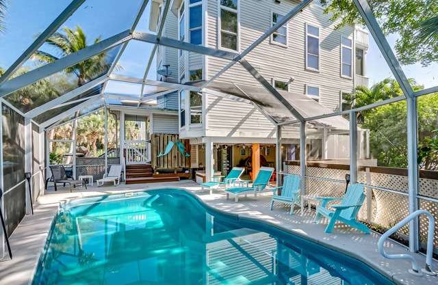 SERENITY NOW~1 Min. To BEACH!-SCREENED-IN HEATED POOL-2 Carts-4&6, Island Club