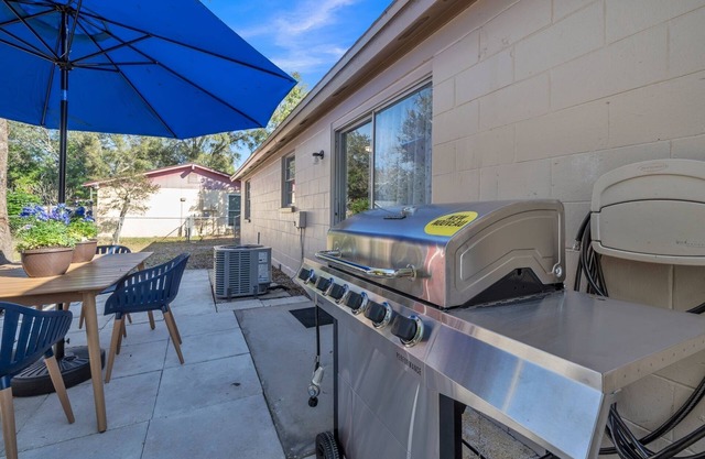 Serenity Retreat: Charming Home Near Attractions! by RedAwning