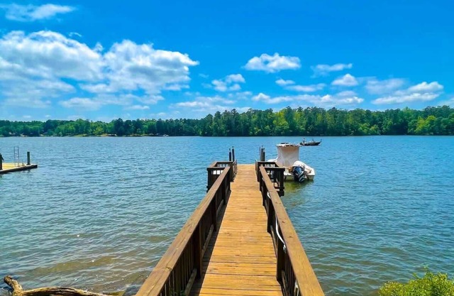 Serenity View Lakeside Retreat on Lake Murray, SC