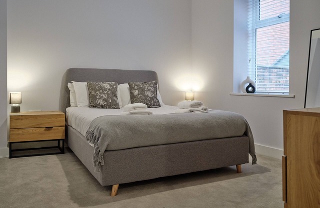 Appartement-Large-Salle de bain privée séparée-Vue sur Rue