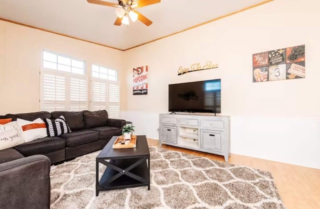 Set up for Crews- 10 beds, 5 bedrooms, 3 full bath