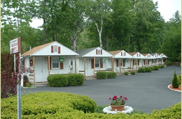 Seven Dwarfs Cabins - White Cabin