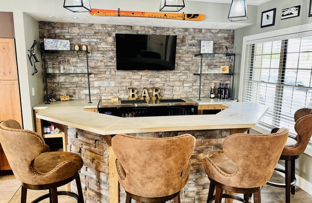 Seven Springs 3BR Condo w/Loft in Woodridge - Fully Updated w/Private Hot Tub