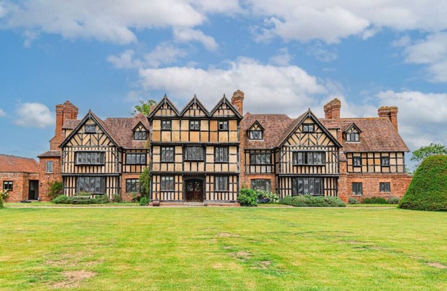 Severn End - 15th Century Manor House!