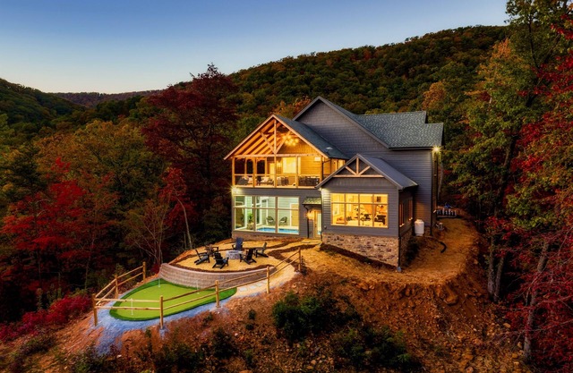Smoky Mtn Luxe: Pool, Chess, Firepit, Views
