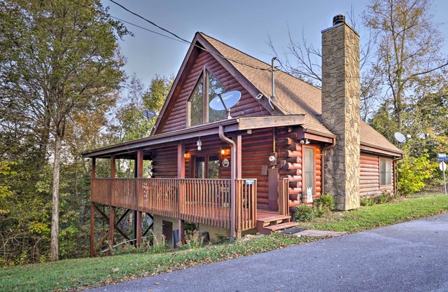 Sevierville Cabin w/ Lake Access & Private Hot Tub