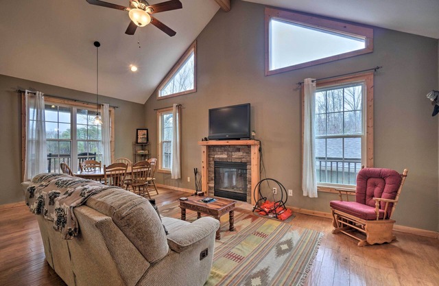 Sevierville Cabin w/ Lake Views & Wraparound Porch