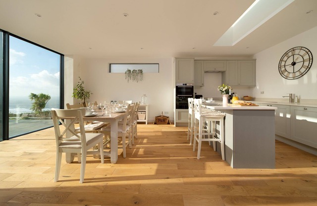 Seymour Heights, three bedroom holiday home with views over Woolacombe Beach