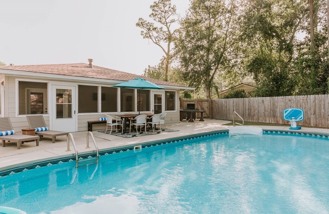 Shadowlawn: Spacious four bedroom - three bath w/ pool in golf cart district!!