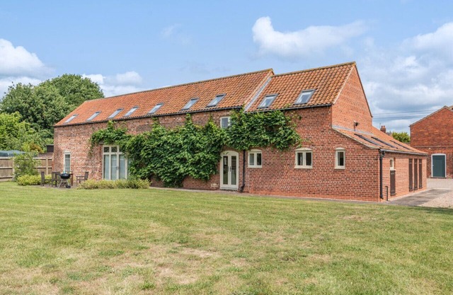 Shakespeare Cottage - Four Bedroom House, Sleeps 8