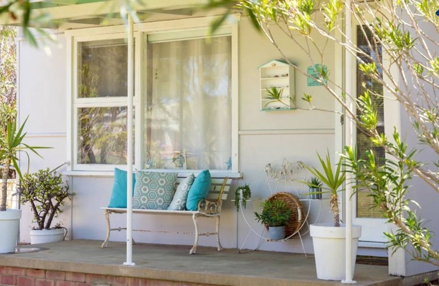 Shalom Beach Cottage - Stay 3 Pay 2