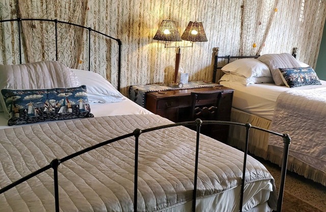 Shamrock Cove Inn