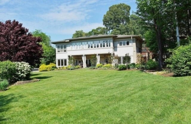 Shangri-la Beautiful setting, beautiful upscale home