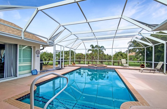 Shangri-La, 6 personnes, piscine privée chauffée, Rotonda, Floride