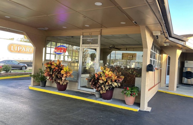Shangri La Motel