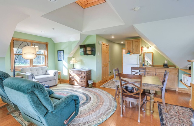 Peaceful Surry Studio w/ Shared Gazebo & Fire Pit!