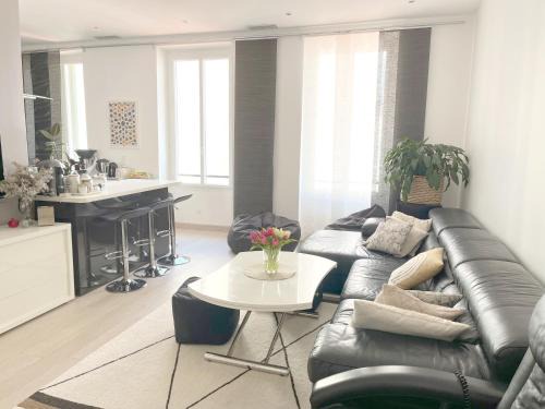 Shared Duplex Apartment Nice-Port
