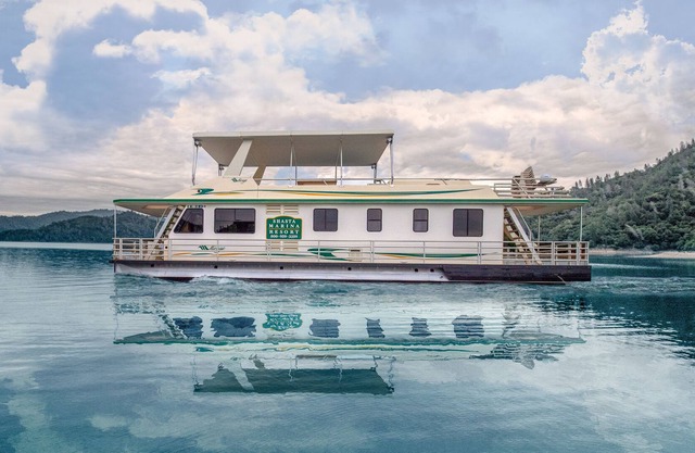 Shasta Marina à Packers Bay Mirage I Houseboat,