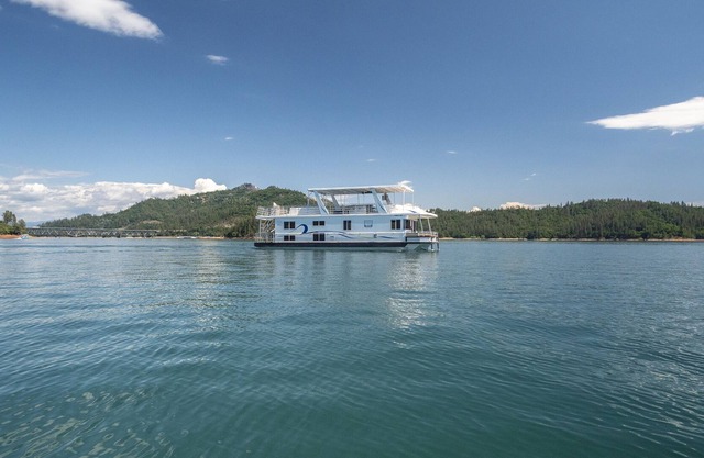 Shasta Marina Thoroughbred Houseboat.