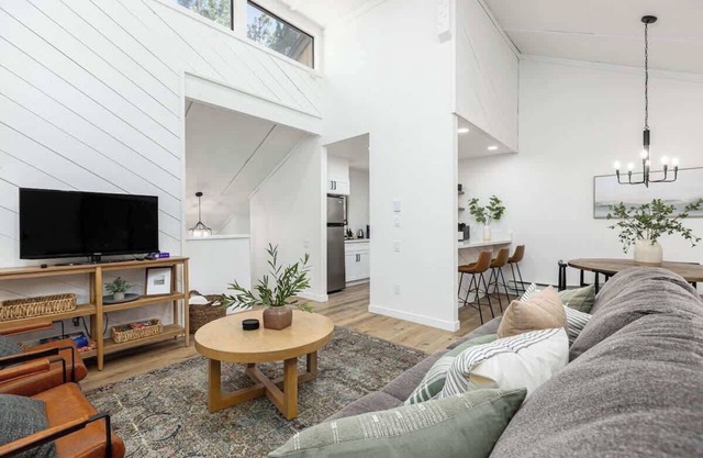 Modern Forest Retreat at Bretz Mill