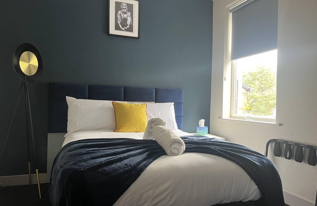 Sheffield Sanctuary - 4 Bedroom House