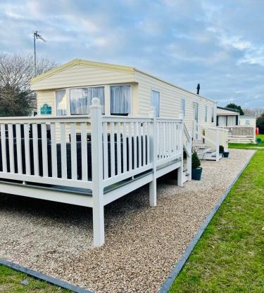 Shell Beach Holiday Home Mersea Coopers Beach