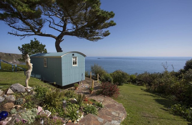 Cet autre est un 1 chambre (s), 1 salles de bain, situ�� à Gorran Haven, Angleterre.