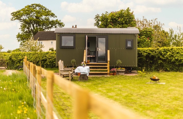 Shepherd's Hut-Hutte-Confort-Douche-Vue sur la campagne