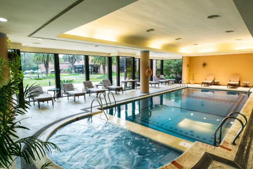 Sheraton Pilar Hotel & Convention Center